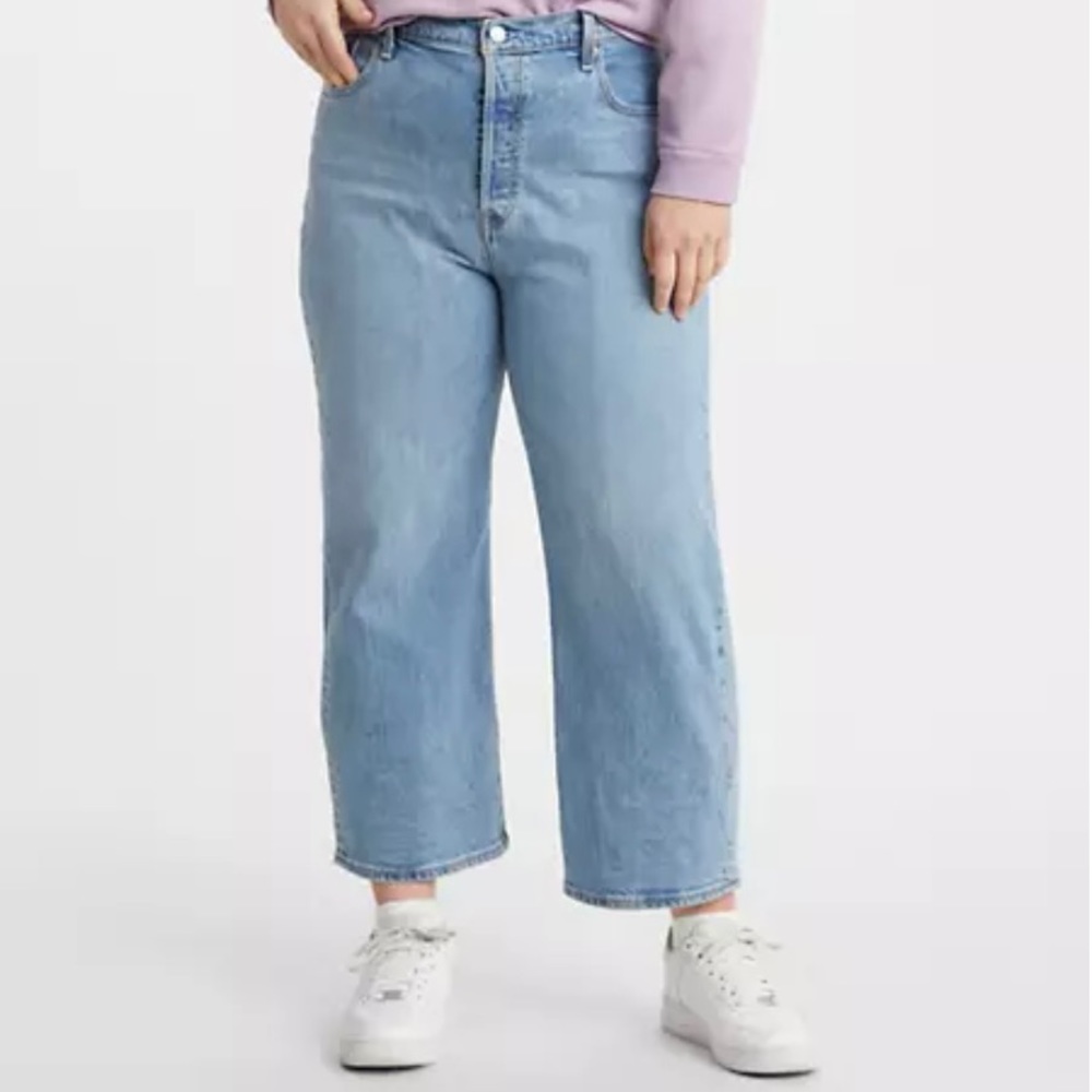 Levi’s Ribcage Straight. Size 16. Brand New